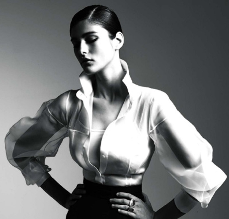 La camicia è donna. Mode e modi per indossarla